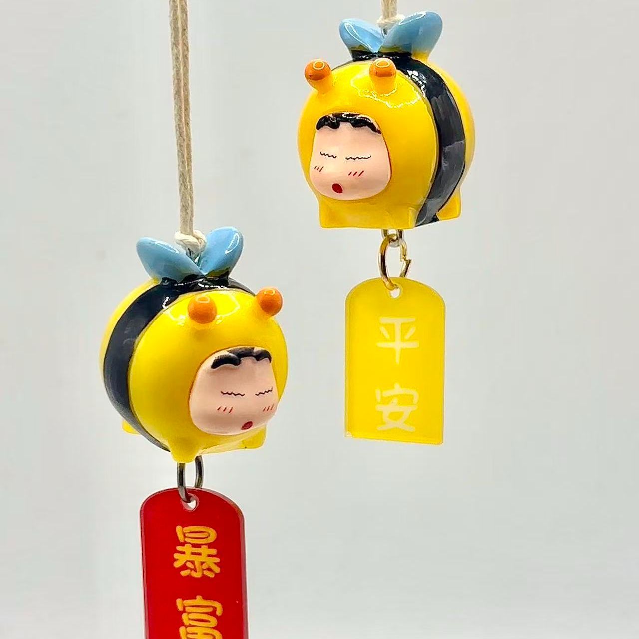 Crayon Shin-chan Bee Cosplay F - огляд і ціна Car Accessories For Interior