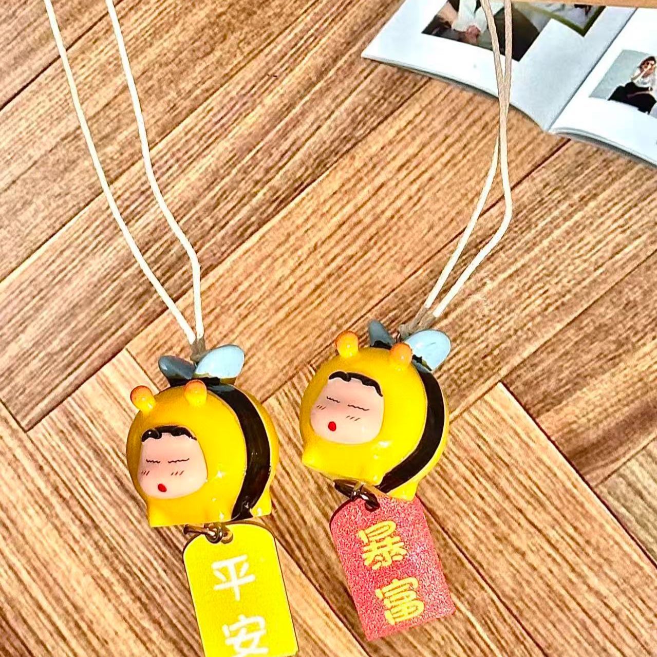 Crayon Shin-chan Bee Cosplay F - огляд і ціна Car Accessories For Interior
