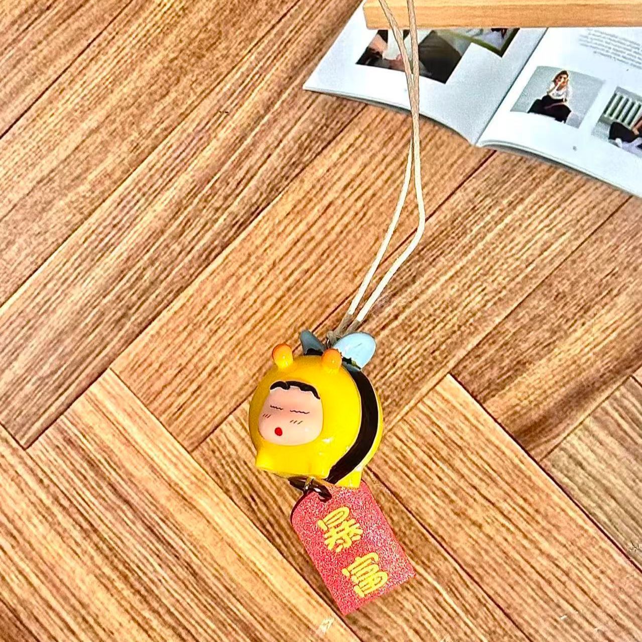 Crayon Shin-chan Bee Cosplay F - огляд і ціна Car Accessories For Interior